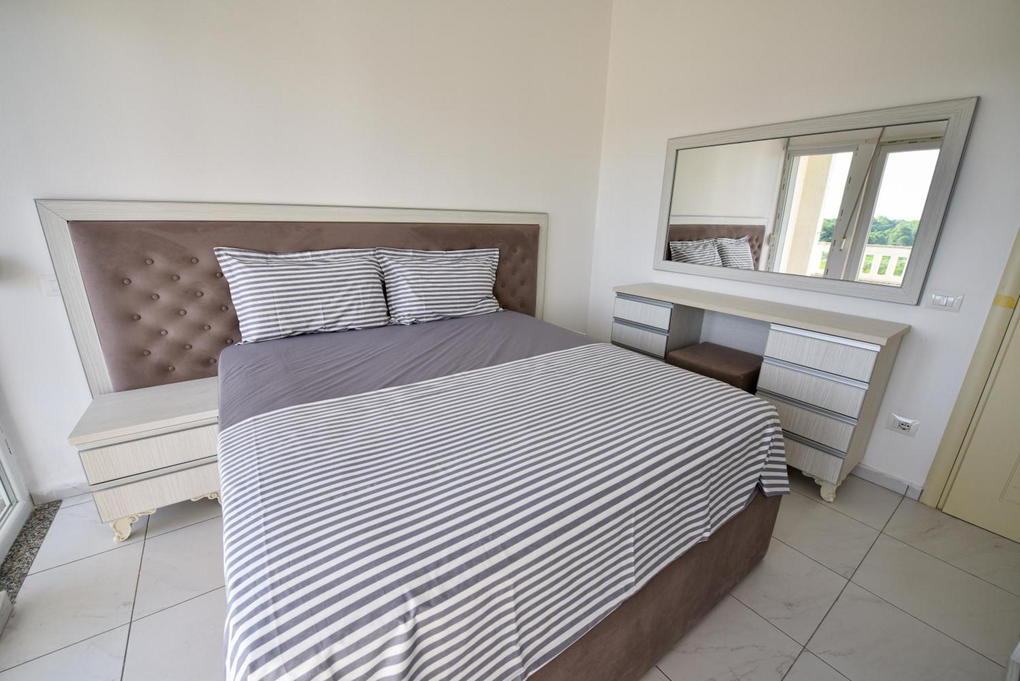 Apartment's Guraj Apartment Velipojë